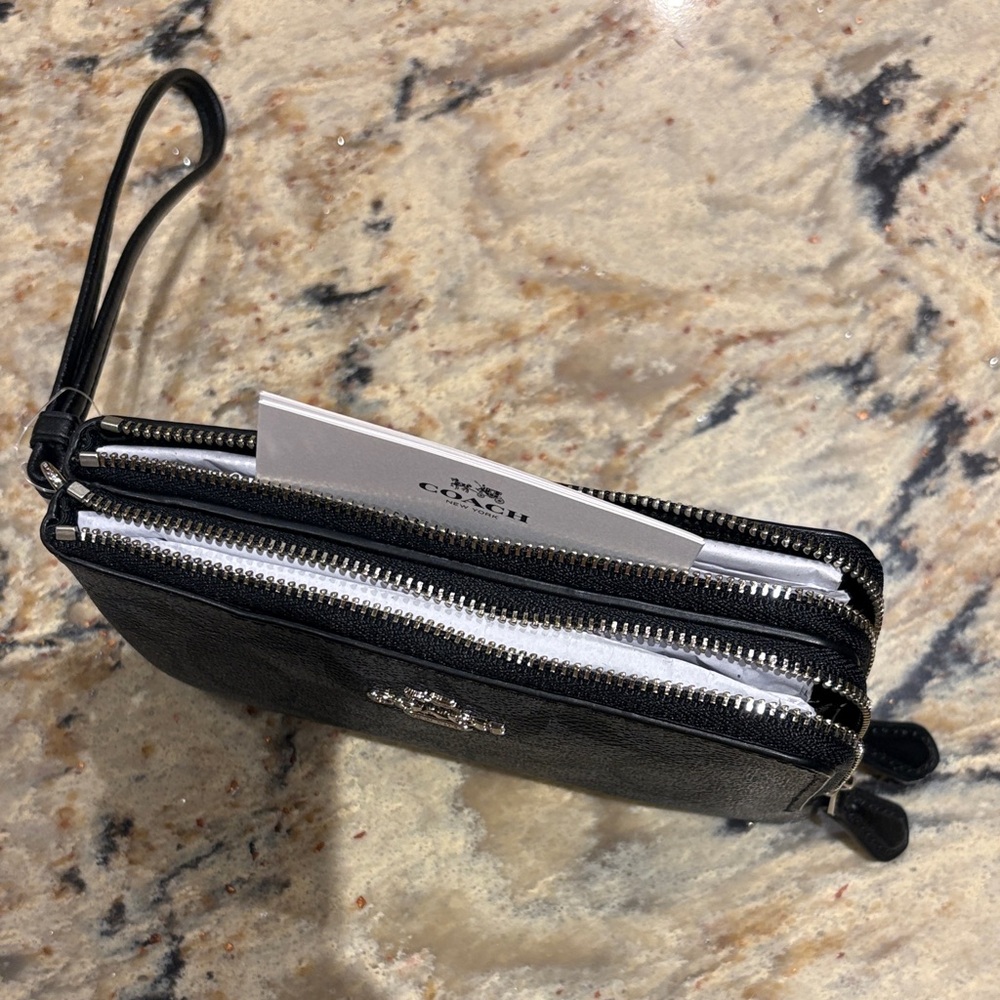 New Coach Black Signature Double Zip Wristlet Clutch. Silver hardware - Picture 4 of 7